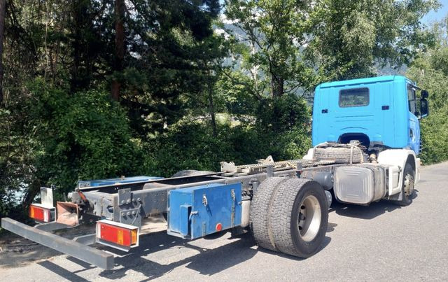 Scania R124LB 420 4x2, Euro 3 - Грузовик-шасси: фото 4 Scania R124LB 420 4x2, Euro 3 - Грузовик-шасси: фото 4