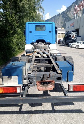 Scania R124LB 420 4x2, Euro 3 - Грузовик-шасси: фото 5 Scania R124LB 420 4x2, Euro 3 - Грузовик-шасси: фото 5