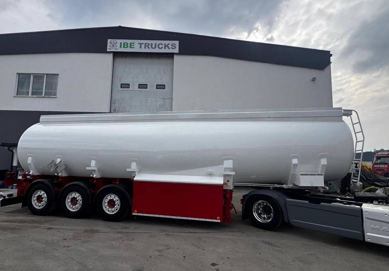 Schwarzmüller TS 3/E ADR, 6 Kammern Treibstoff Fuel - Полуприцеп-цистерна: фото 2 Schwarzmüller TS 3/E ADR, 6 Kammern Treibstoff Fuel - Полуприцеп-цистерна: фото 2