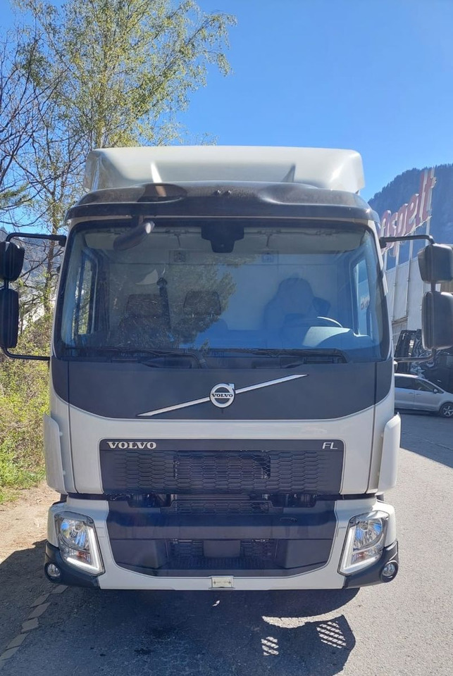 Volvo FL280 4x2, E6, Wohnwagen + 2 Pferdeplaetze Volvo FL280 4x2, E6, 7.40m Chassis, Fahrgestell - Коневоз: фото 2 Volvo FL280 4x2, E6, Wohnwagen + 2 Pferdeplaetze Volvo FL280 4x2, E6, 7.40m Chassis, Fahrgestell - Коневоз: фото 2