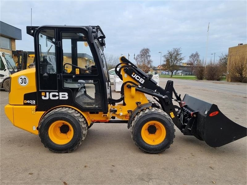 JCB 403 AGRI Plus model - Компактный фронтальный погрузчик: фото 3 JCB 403 AGRI Plus model - Компактный фронтальный погрузчик: фото 3