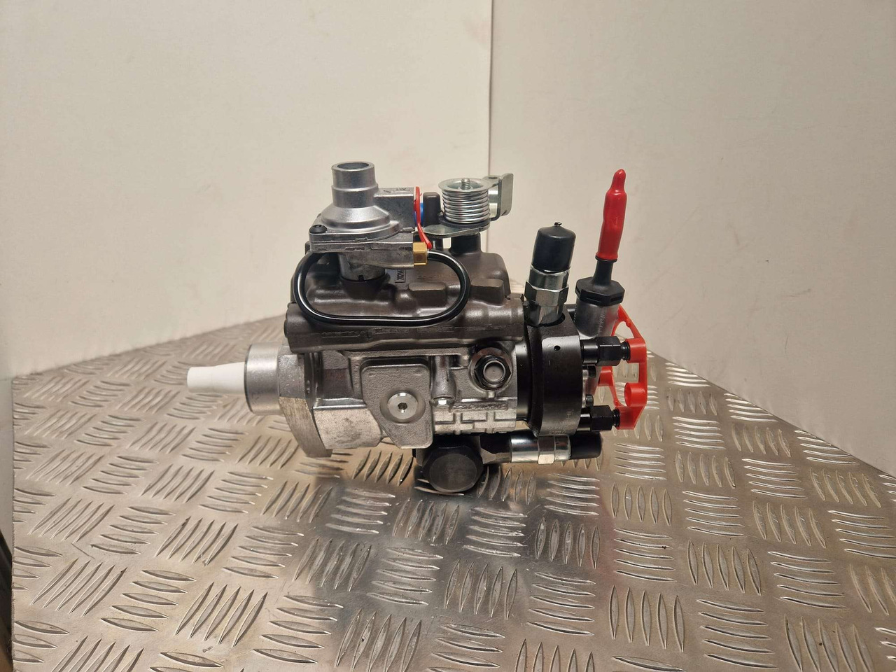 320/06935 24v 63kw Injection pump 9520A294H Delphi - Двигатель и запчасти для Строительной техники: фото 2 320/06935 24v 63kw Injection pump 9520A294H Delphi - Двигатель и запчасти для Строительной техники: фото 2