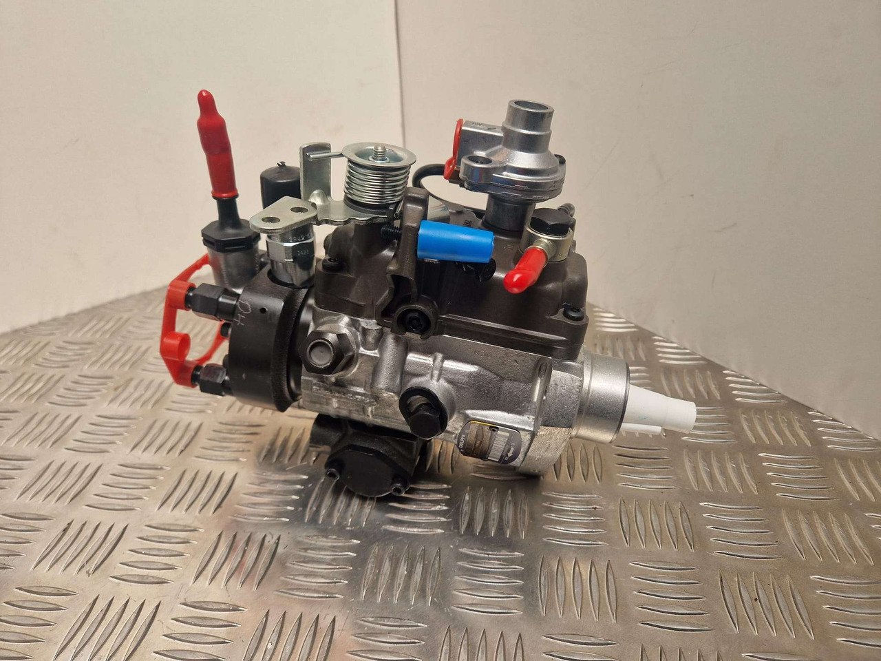 320/06935 24v 63kw Injection pump 9520A294H Delphi - Двигатель и запчасти для Строительной техники: фото 1 320/06935 24v 63kw Injection pump 9520A294H Delphi - Двигатель и запчасти для Строительной техники: фото 1
