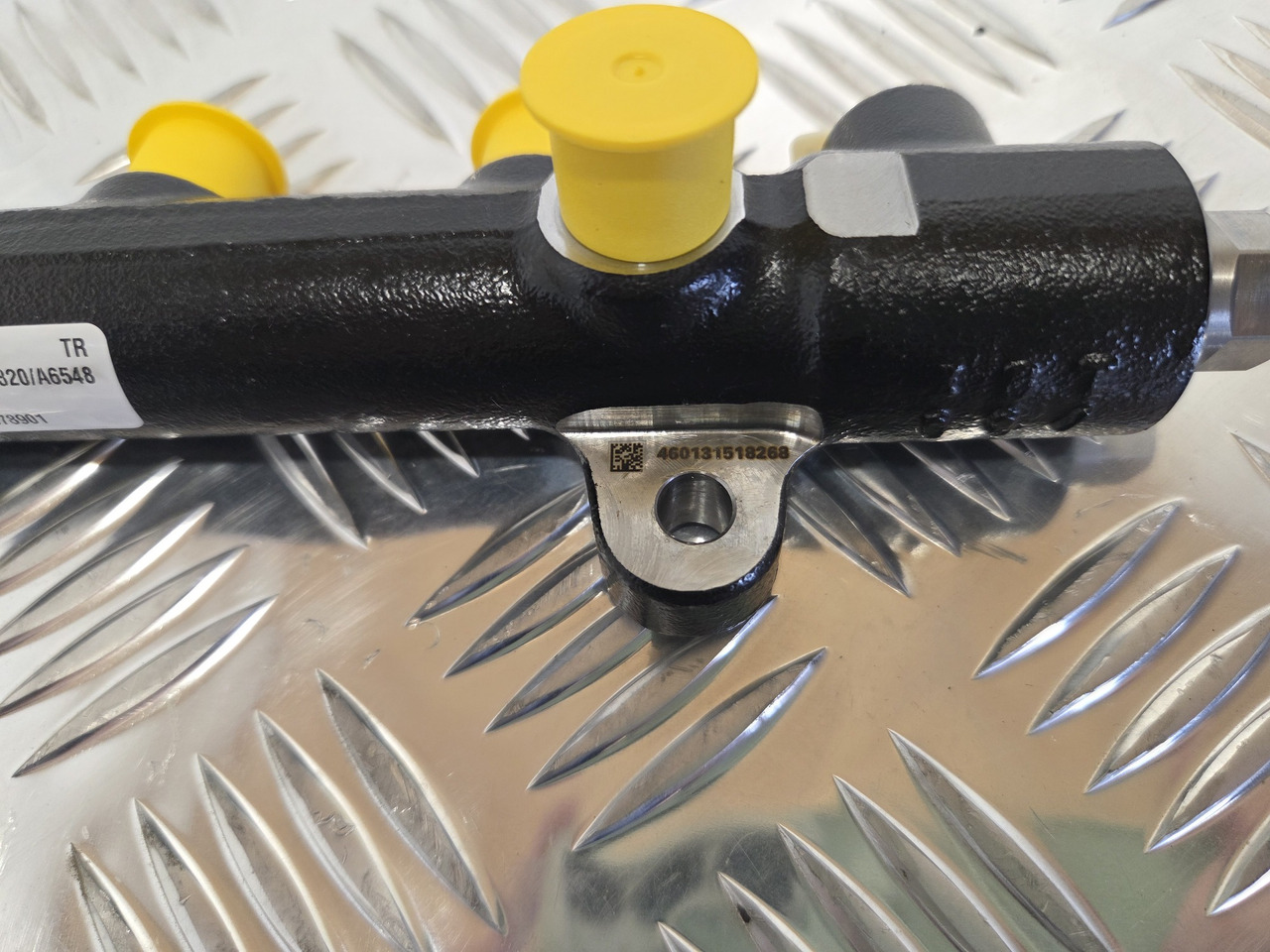 Delphi 28396695 GENUINE Fuel Rail JCB 320/A6548 NEW - Двигатель и запчасти для Строительной техники: фото 2 Delphi 28396695 GENUINE Fuel Rail JCB 320/A6548 NEW - Двигатель и запчасти для Строительной техники: фото 2