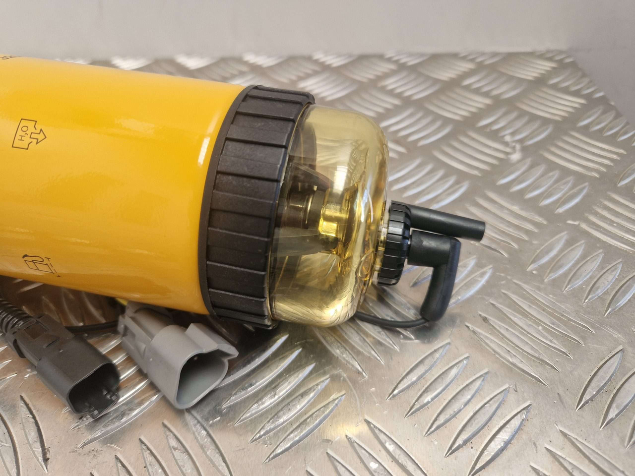 Fuel Filter lift pump genuine JCB 320/A7046 320/A7087 333/C3351 - Двигатель и запчасти для Строительной техники: фото 3 Fuel Filter lift pump genuine JCB 320/A7046 320/A7087 333/C3351 - Двигатель и запчасти для Строительной техники: фото 3