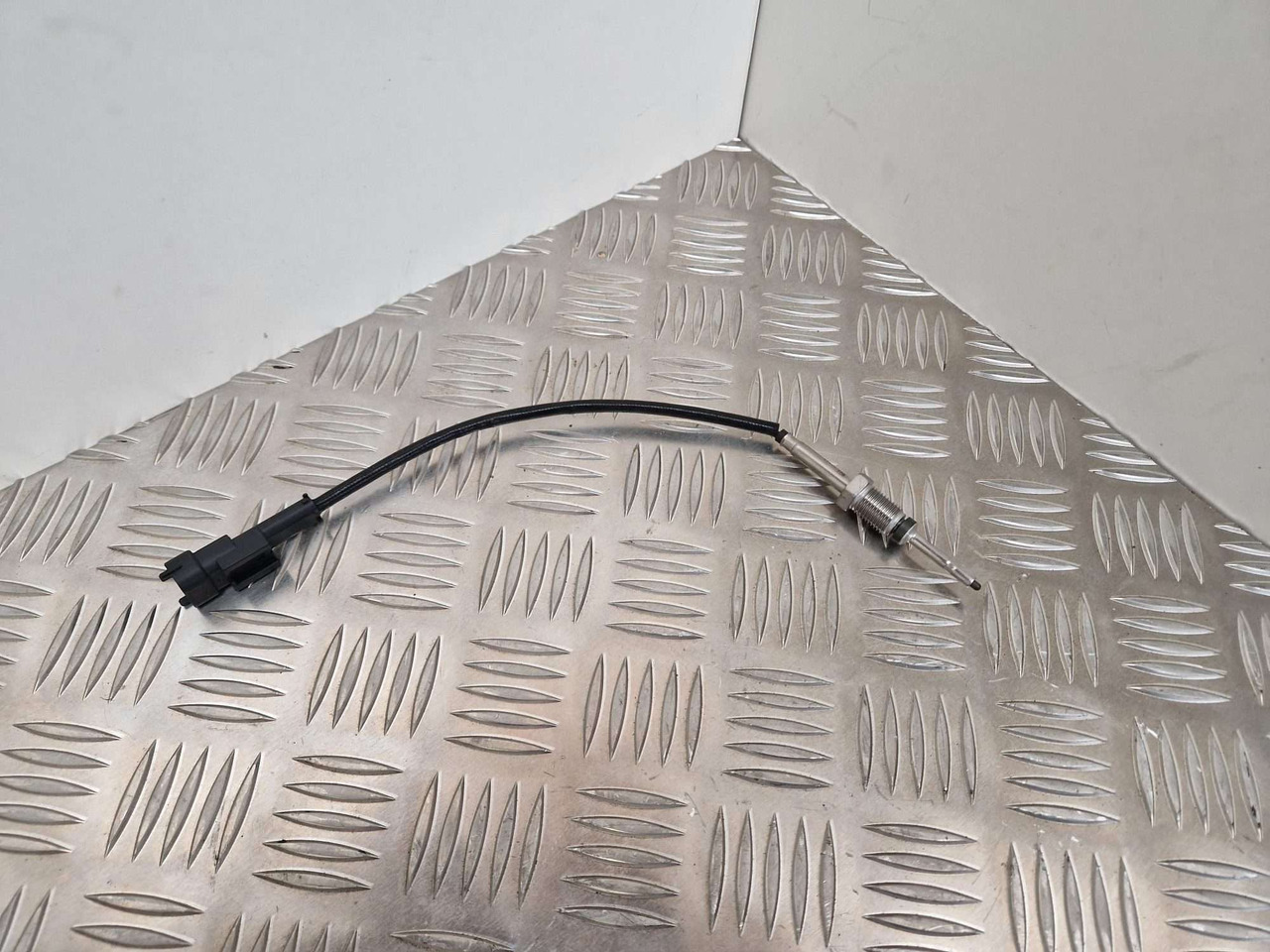 JCB Exhaust Temperature Sensor 320/06233 GENUINE JCB - Двигатель и запчасти для Строительной техники: фото 1 JCB Exhaust Temperature Sensor 320/06233 GENUINE JCB - Двигатель и запчасти для Строительной техники: фото 1