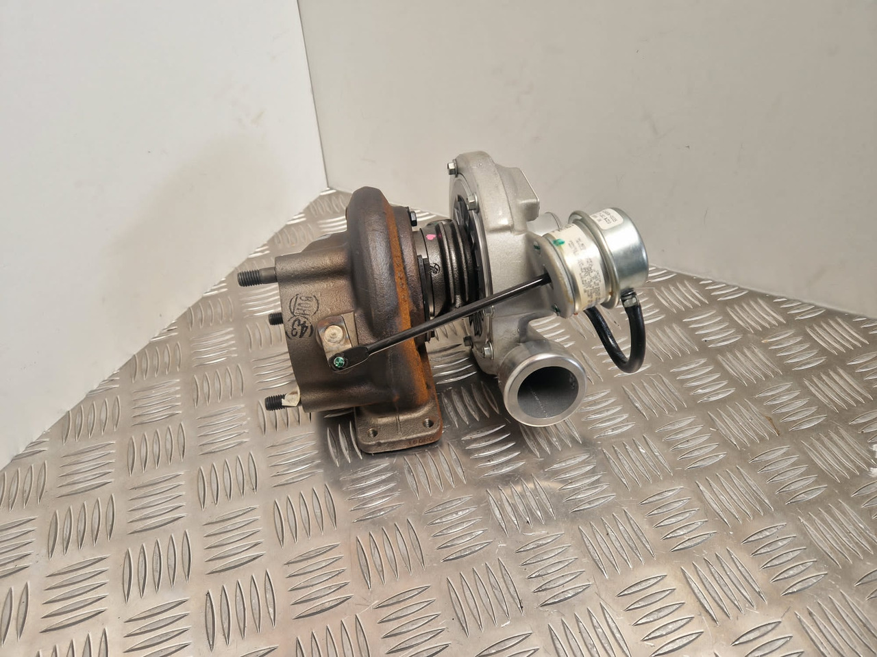 JCB turbocharger 320/06049 Garrett Turbo 762932-02 - Двигатель и запчасти для Строительной техники: фото 3 JCB turbocharger 320/06049 Garrett Turbo 762932-02 - Двигатель и запчасти для Строительной техники: фото 3