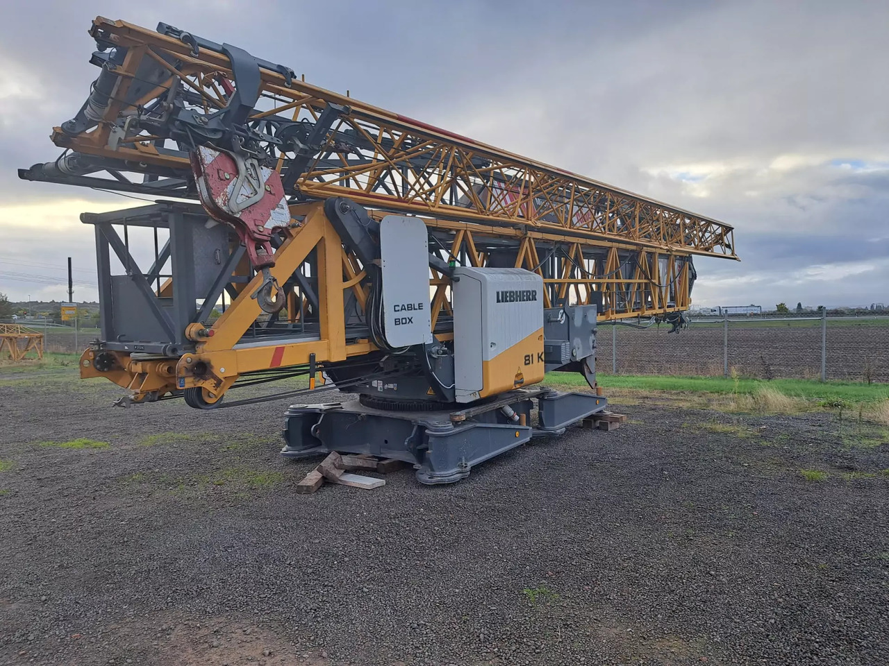 2013 Liebherr 81 K - Быстромонтируемый башенный кран: фото 1 2013 Liebherr 81 K - Быстромонтируемый башенный кран: фото 1