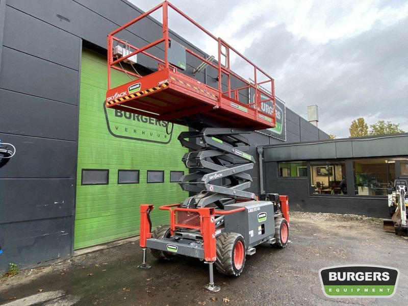 Skyjack SJ6832 RTE - Ножничный подъемник: фото 3 Skyjack SJ6832 RTE - Ножничный подъемник: фото 3