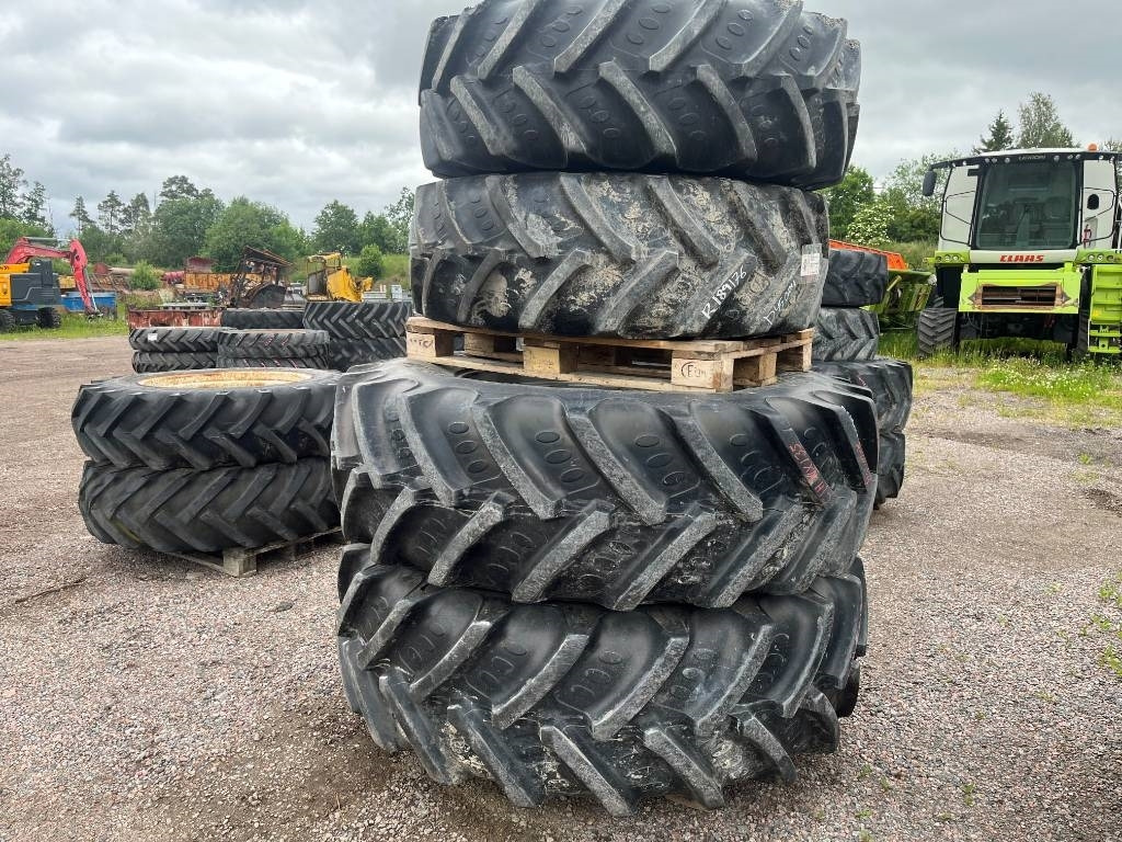 Agrimax 650/65-38 420/85-28 till Case MX 135 - Шина для Сельскохозяйственной техники: фото 1 Agrimax 650/65-38 420/85-28 till Case MX 135 - Шина для Сельскохозяйственной техники: фото 1