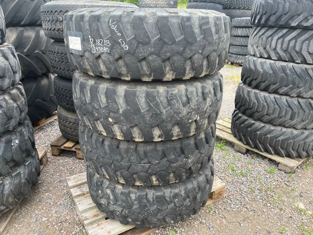 Michelin 335/80-20 till Volvo L30 Zettelmeyer - Шина для Строительной техники: фото 1 Michelin 335/80-20 till Volvo L30 Zettelmeyer - Шина для Строительной техники: фото 1