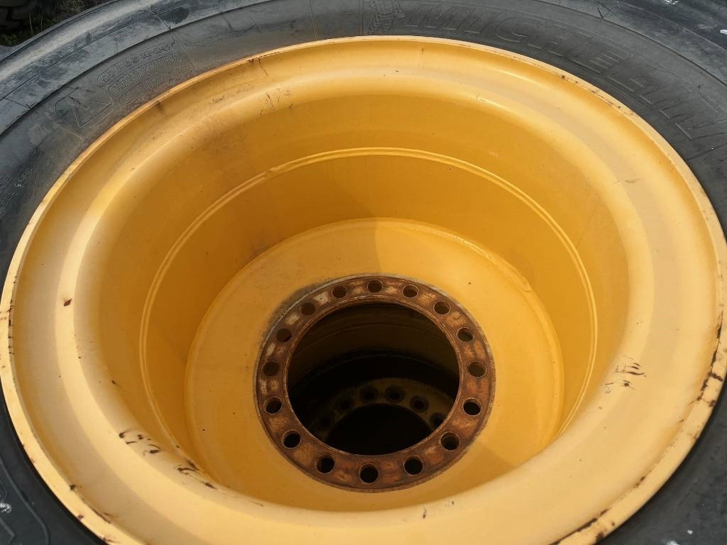 Michelin 650/65R25 Volvo L90 E , F , G , H - Колесо: фото 5 Michelin 650/65R25 Volvo L90 E , F , G , H - Колесо: фото 5