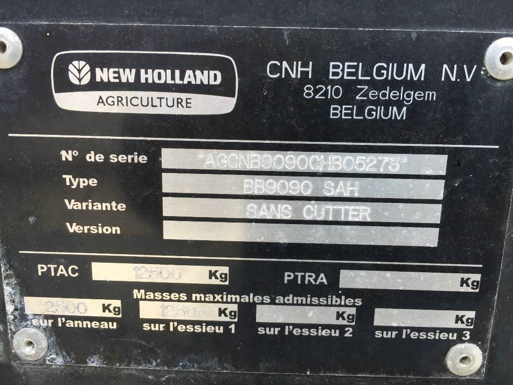 New Holland BB9090 Damaged / Skadad - Пресс-подборщик тюковый: фото 3 New Holland BB9090 Damaged / Skadad - Пресс-подборщик тюковый: фото 3