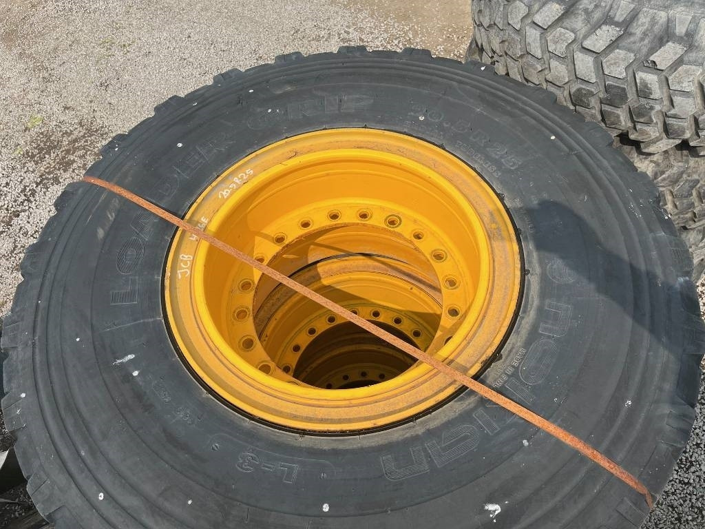 Nokian 20,5 R25 Loader grip JCB 426 E - Колесо: фото 2 Nokian 20,5 R25 Loader grip JCB 426 E - Колесо: фото 2