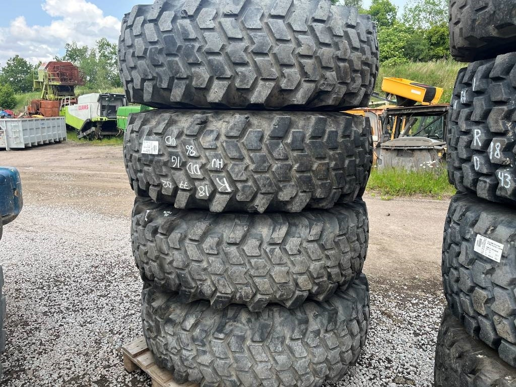 Nokian Industrial 18,4 B 30 Huddig 860 D - Колесо: фото 1 Nokian Industrial 18,4 B 30 Huddig 860 D - Колесо: фото 1