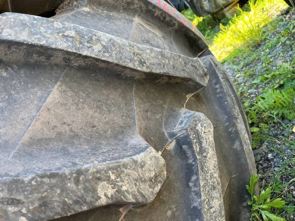 Trelleborg 650/65 42 540/65 30 till Valmet Valtra T174 - Шина для Сельскохозяйственной техники: фото 3 Trelleborg 650/65 42 540/65 30 till Valmet Valtra T174 - Шина для Сельскохозяйственной техники: фото 3