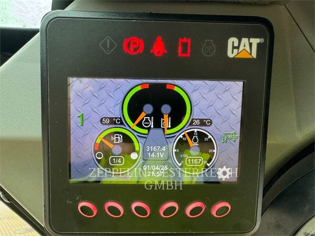 CAT 262D3 - Мини-погрузчик с бортовым поворотом: фото 5 CAT 262D3 - Мини-погрузчик с бортовым поворотом: фото 5