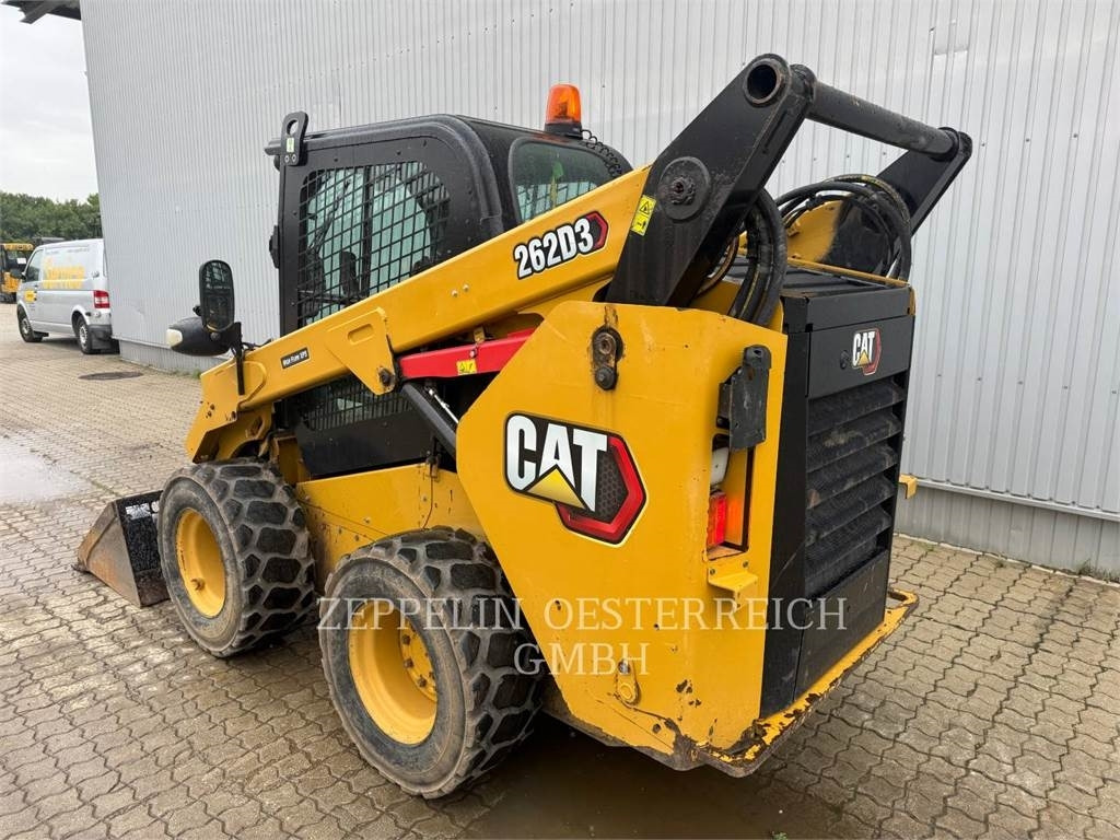 CAT 262D3 - Мини-погрузчик с бортовым поворотом: фото 4 CAT 262D3 - Мини-погрузчик с бортовым поворотом: фото 4