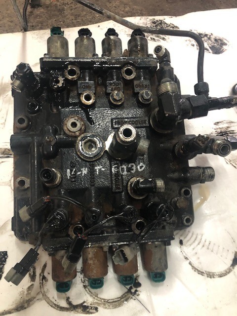 Blok Zaworowy Skrzyni Biegów - Auto Command - New Holland - Коробка передач для Сельскохозяйственной техники: фото 1 Blok Zaworowy Skrzyni Biegów - Auto Command - New Holland - Коробка передач для Сельскохозяйственной техники: фото 1