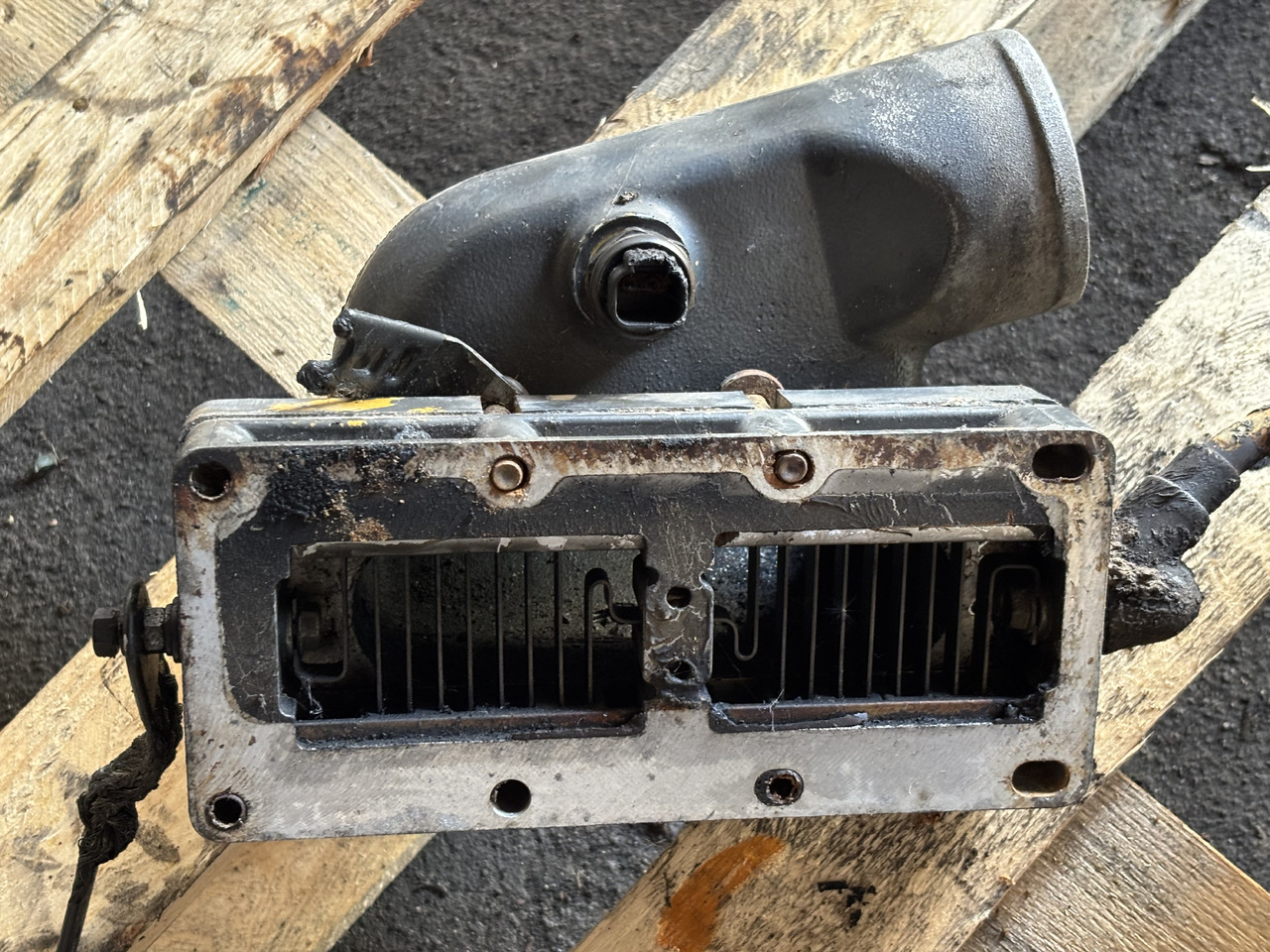 CAT Caterpillar C9 201-9765 Kolanko Wlotu Powietrza 2019765 - Впускная труба для Сельскохозяйственной техники: фото 3 CAT Caterpillar C9 201-9765 Kolanko Wlotu Powietrza 2019765 - Впускная труба для Сельскохозяйственной техники: фото 3