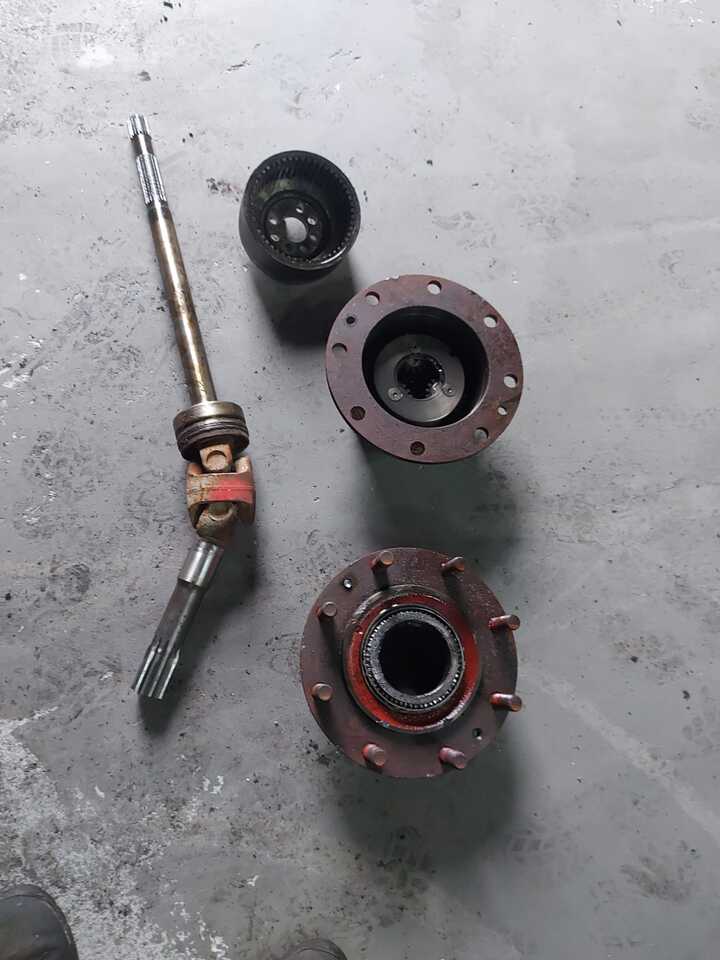 Cat TH 62 | Cat TH 82 - Zwolnica | Półoś - Приводный вал для Сельскохозяйственной техники: фото 1 Cat TH 62 | Cat TH 82 - Zwolnica | Półoś - Приводный вал для Сельскохозяйственной техники: фото 1