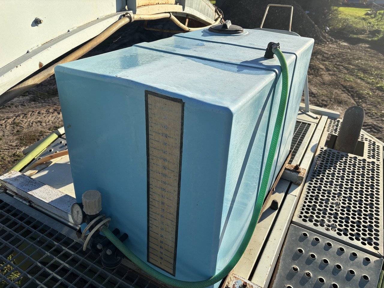 Claas Jaguar 800 820 840 860 880 Zbiornik Hydrauliczny - Бак для гидравлической жидкости для Сельскохозяйственной техники: фото 1 Claas Jaguar 800 820 840 860 880 Zbiornik Hydrauliczny - Бак для гидравлической жидкости для Сельскохозяйственной техники: фото 1