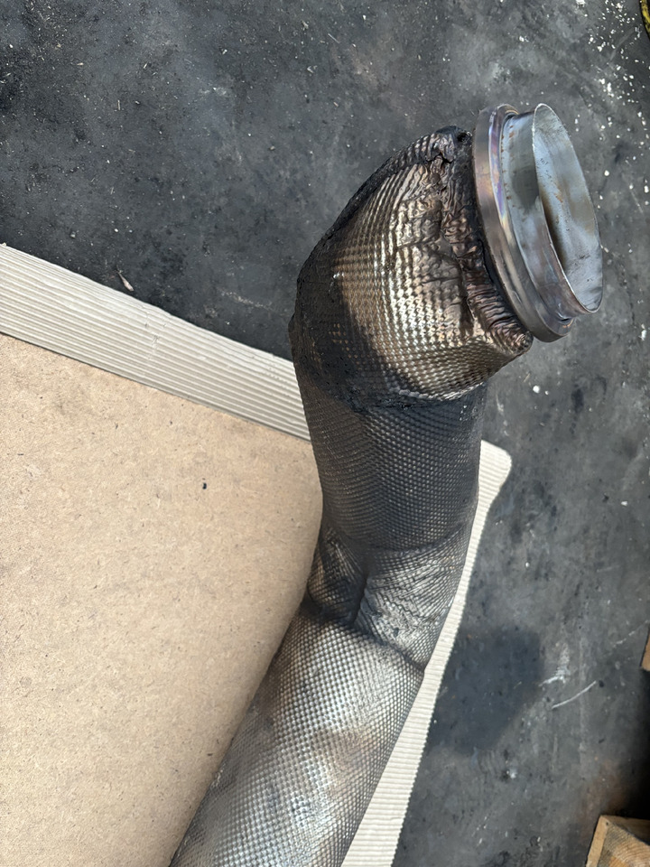 Claas Lexion 780 Rura Wydechowa Wydech EXHAUST PIPE ISO 0007804091 00 07819781 - Выхлопная труба для Зерноуборочных комбайнов: фото 3 Claas Lexion 780 Rura Wydechowa Wydech EXHAUST PIPE ISO 0007804091 00 07819781 - Выхлопная труба для Зерноуборочных комбайнов: фото 3