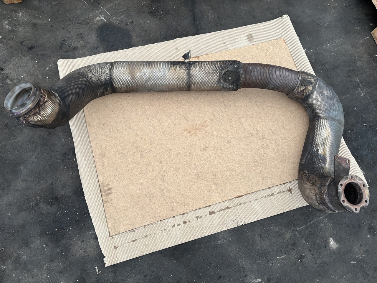 Claas Lexion 780 Rura Wydechowa Wydech EXHAUST PIPE ISO 0007804091 00 07819781 - Выхлопная труба для Зерноуборочных комбайнов: фото 1 Claas Lexion 780 Rura Wydechowa Wydech EXHAUST PIPE ISO 0007804091 00 07819781 - Выхлопная труба для Зерноуборочных комбайнов: фото 1