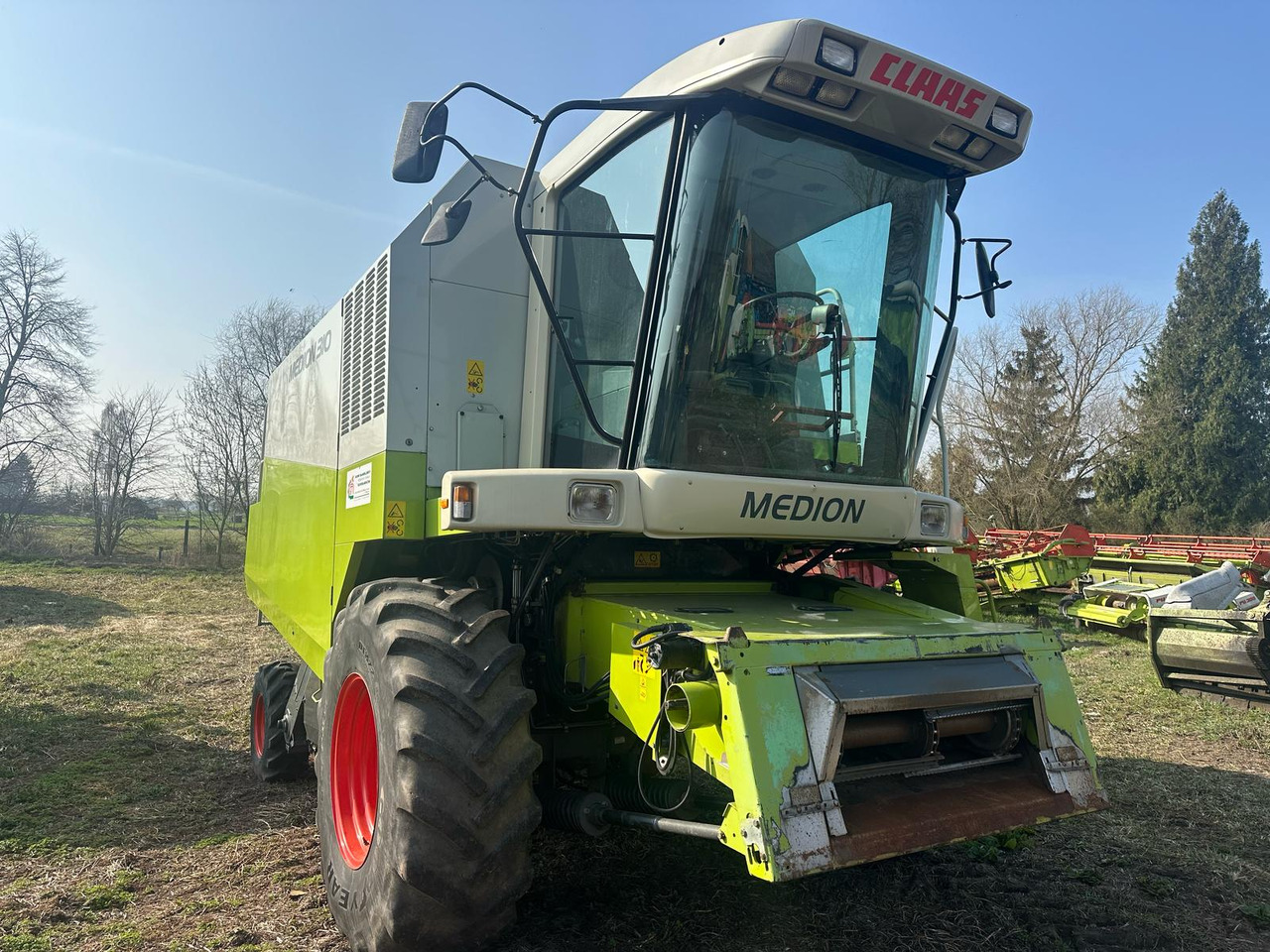 Claas Medion 310 z roku 2002. - Зерноуборочный комбайн: фото 3 Claas Medion 310 z roku 2002. - Зерноуборочный комбайн: фото 3