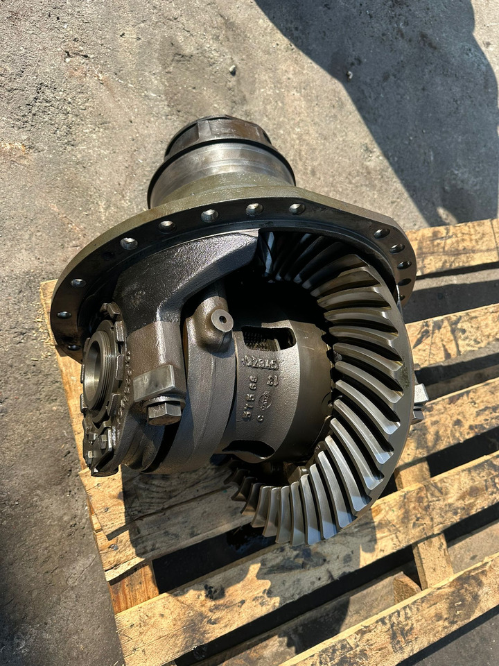 Claas Xerion 3800 - Dyferencjał | Wkład Mostu | Środek Mostu - Дифференциал для Сельскохозяйственной техники: фото 1 Claas Xerion 3800 - Dyferencjał | Wkład Mostu | Środek Mostu - Дифференциал для Сельскохозяйственной техники: фото 1