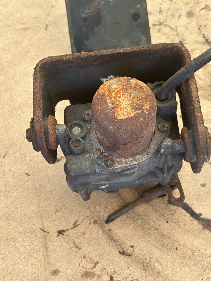 Cummins 8.3 6CT 6CTA 6CTAA Elektroniczny pedał gazu VDO 408.422/6/1 - Педаль: фото 3 Cummins 8.3 6CT 6CTA 6CTAA Elektroniczny pedał gazu VDO 408.422/6/1 - Педаль: фото 3