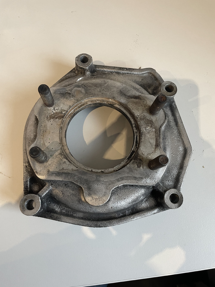 Fendt 936 - kołnierz pompy wtryskowej - Подготовка топлива для Сельскохозяйственной техники: фото 3 Fendt 936 - kołnierz pompy wtryskowej - Подготовка топлива для Сельскохозяйственной техники: фото 3