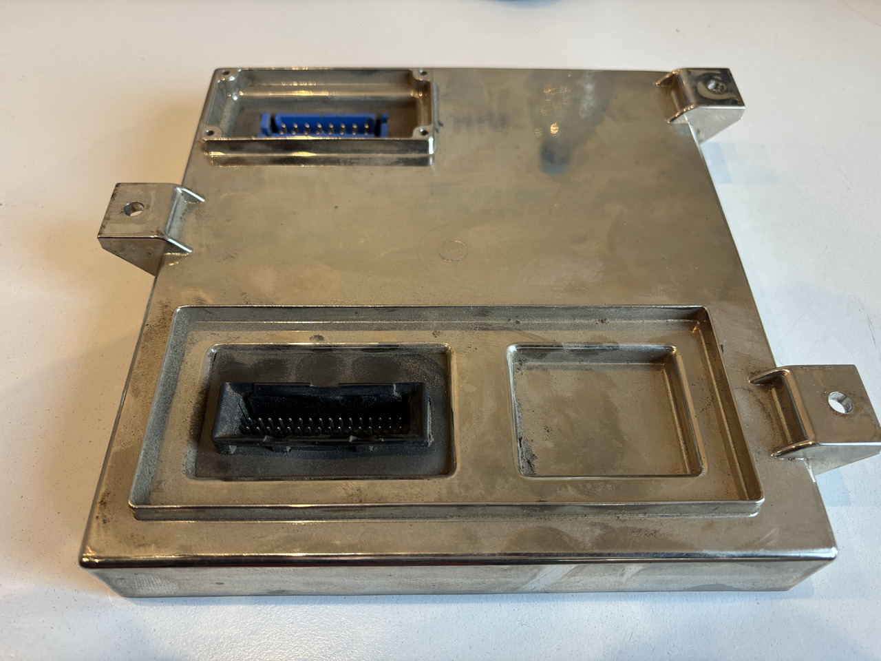 Ford 8670 8790 8890 8990 - sterownik silnika ECU 86512103 86013117 86025963 - Электрическая система для Сельскохозяйственной техники: фото 2 Ford 8670 8790 8890 8990 - sterownik silnika ECU 86512103 86013117 86025963 - Электрическая система для Сельскохозяйственной техники: фото 2