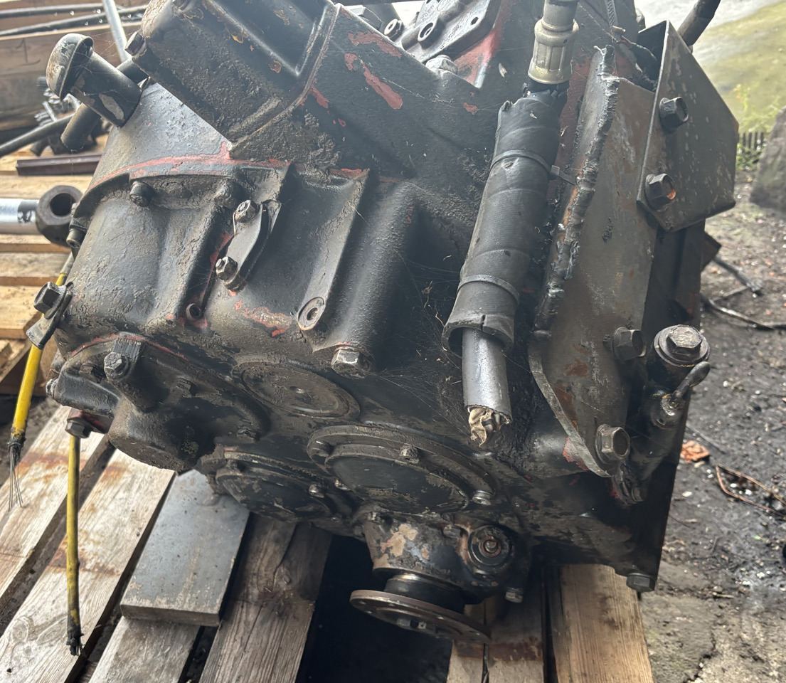 HANOMAG 422 Skrzynia Biegów do ładowarki kołowej HANOMAG 55 D - Коробка передач для Сельскохозяйственной техники: фото 4 HANOMAG 422 Skrzynia Biegów do ładowarki kołowej HANOMAG 55 D - Коробка передач для Сельскохозяйственной техники: фото 4