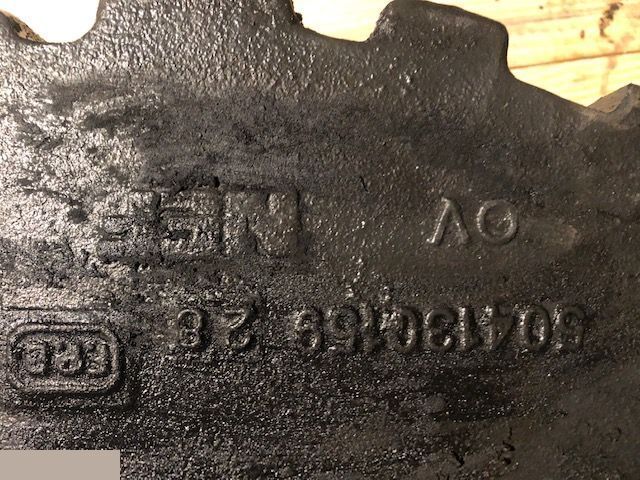 Iveco F4CE04 - Obudowa Koła Zamachowego - Маховик для Сельскохозяйственной техники: фото 3 Iveco F4CE04 - Obudowa Koła Zamachowego - Маховик для Сельскохозяйственной техники: фото 3