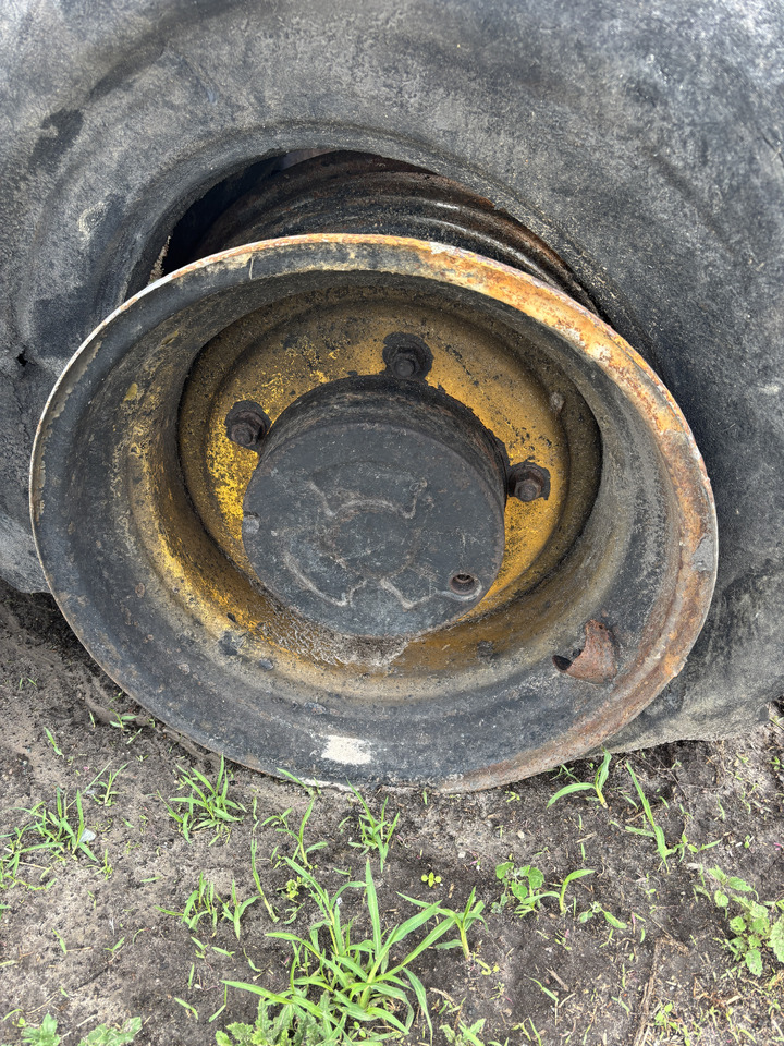 JCB 526 - felgi 24" nowy typ - Колесный диск для Сельскохозяйственной техники: фото 1 JCB 526 - felgi 24" nowy typ - Колесный диск для Сельскохозяйственной техники: фото 1