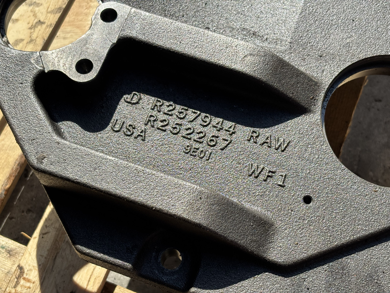 John Deere 6170 6175 6195 6R 195 7530 Podpora Obudowa PTO Mocowanie WOM R257944 R252267 R556656 - Трансмиссия для Сельскохозяйственной техники: фото 1 John Deere 6170 6175 6195 6R 195 7530 Podpora Obudowa PTO Mocowanie WOM R257944 R252267 R556656 - Трансмиссия для Сельскохозяйственной техники: фото 1