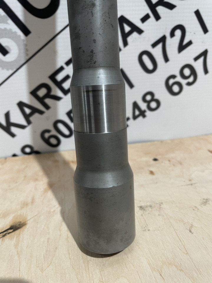 John Deere 6300 6100 6200 6400 - wałek skrzyni biegów L101305 - Коробка передач и запчасти для Сельскохозяйственной техники: фото 2 John Deere 6300 6100 6200 6400 - wałek skrzyni biegów L101305 - Коробка передач и запчасти для Сельскохозяйственной техники: фото 2