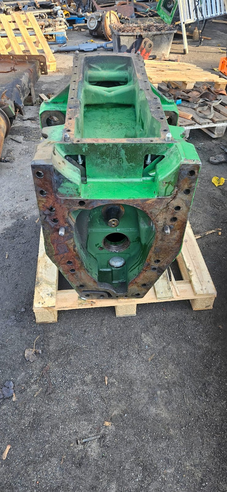 John Deere 8245R 8270R 8295R 8320R 8335R 8345R 8370R 8400R - skrzynka obudowa osi RE587130 RE587131 - Ось и запчасти для Тракторов: фото 1 John Deere 8245R 8270R 8295R 8320R 8335R 8345R 8370R 8400R - skrzynka obudowa osi RE587130 RE587131 - Ось и запчасти для Тракторов: фото 1