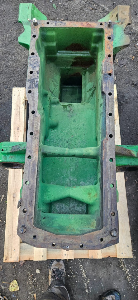 John Deere 8245R 8270R 8295R 8320R 8335R 8345R 8370R 8400R - skrzynka obudowa osi RE587130 RE587131 - Ось и запчасти для Тракторов: фото 3 John Deere 8245R 8270R 8295R 8320R 8335R 8345R 8370R 8400R - skrzynka obudowa osi RE587130 RE587131 - Ось и запчасти для Тракторов: фото 3