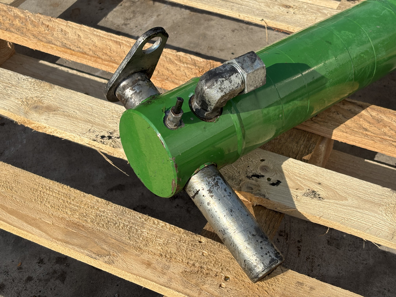 John Deere 8600 Siłownik hydrauliczny AHC18238 - Гидравлический цилиндр для Сельскохозяйственной техники: фото 2 John Deere 8600 Siłownik hydrauliczny AHC18238 - Гидравлический цилиндр для Сельскохозяйственной техники: фото 2