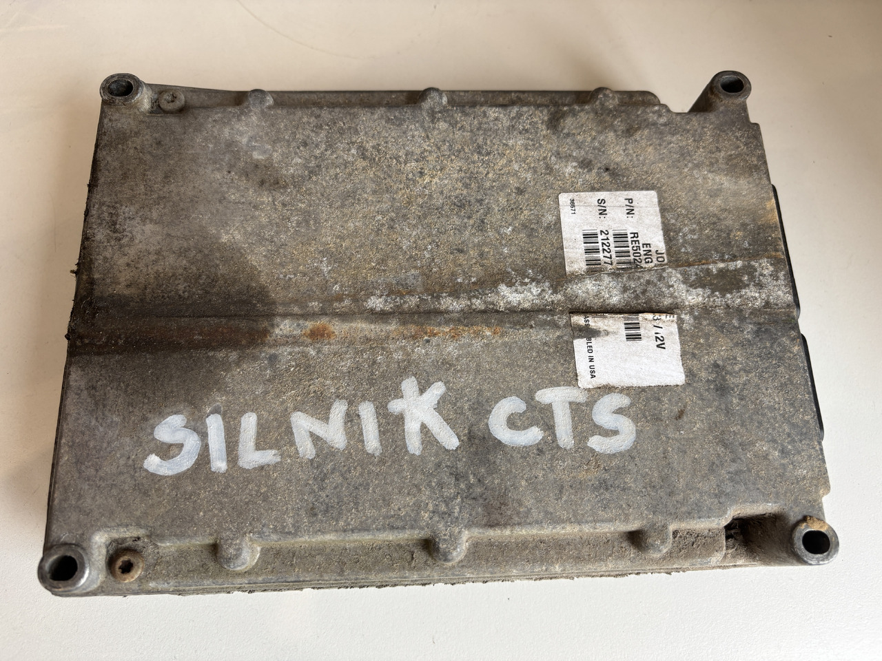John Deere CTS - sterownik silnika L3 12V RE502404 - Блок управления для Сельскохозяйственной техники: фото 1 John Deere CTS - sterownik silnika L3 12V RE502404 - Блок управления для Сельскохозяйственной техники: фото 1