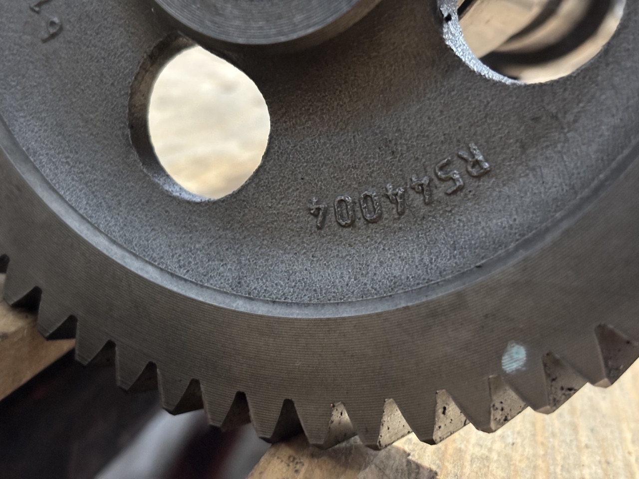 John Deere RE557328 R544004 R538072  Wałek Rozrządu - Распределительный вал для Сельскохозяйственной техники: фото 2 John Deere RE557328 R544004 R538072  Wałek Rozrządu - Распределительный вал для Сельскохозяйственной техники: фото 2