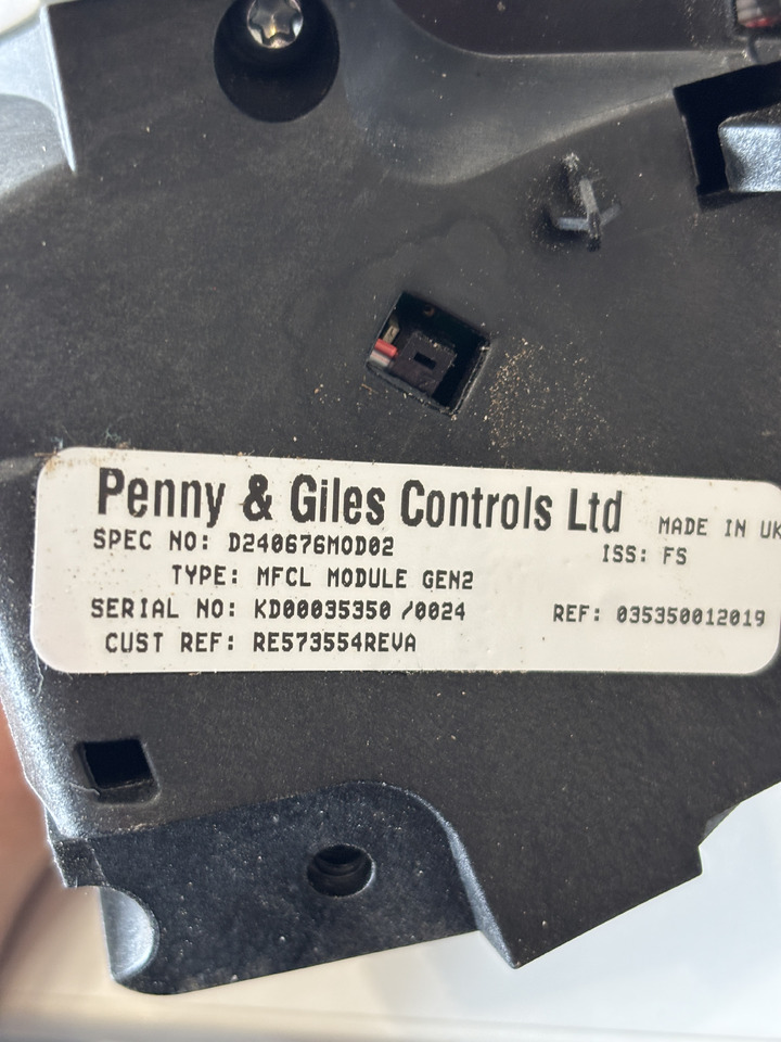 John Deere seria 6000 7000 8000 R - joystick 5-funkcyjny CommandARM RE573554 - Рычаг переключения передач для Сельскохозяйственной техники: фото 5 John Deere seria 6000 7000 8000 R - joystick 5-funkcyjny CommandARM RE573554 - Рычаг переключения передач для Сельскохозяйственной техники: фото 5