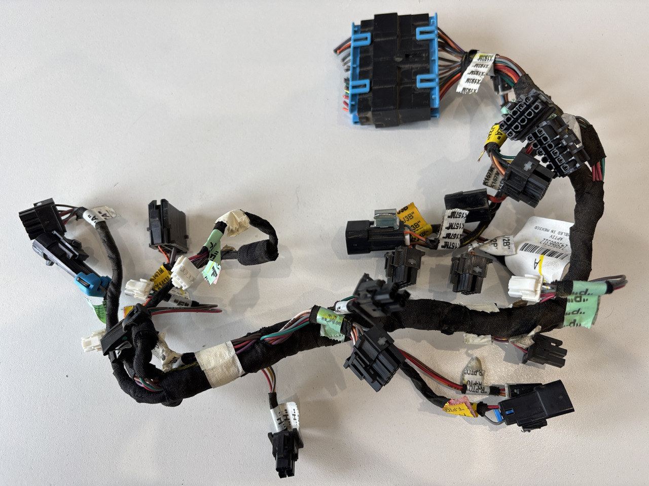 John Deere seria 6000 7000 8000 R - wiązka el. podłokietnika CommandARM RE566687 - Кабели/ Провода для Сельскохозяйственной техники: фото 2 John Deere seria 6000 7000 8000 R - wiązka el. podłokietnika CommandARM RE566687 - Кабели/ Провода для Сельскохозяйственной техники: фото 2