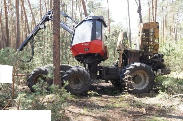 Komatsu Valmet - Głowica - Головка блока для Лесозаготовительной техники: фото 1 Komatsu Valmet - Głowica - Головка блока для Лесозаготовительной техники: фото 1