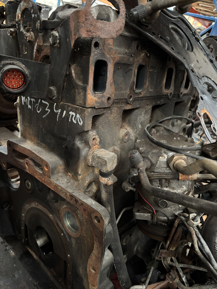 Manitou MLT 634-120 Perkins Silnik Blok Tryby Koło Pasowe Pokrywa Wał Korbowy CZĘŚCI - Коленчатый вал для Сельскохозяйственной техники: фото 4 Manitou MLT 634-120 Perkins Silnik Blok Tryby Koło Pasowe Pokrywa Wał Korbowy CZĘŚCI - Коленчатый вал для Сельскохозяйственной техники: фото 4