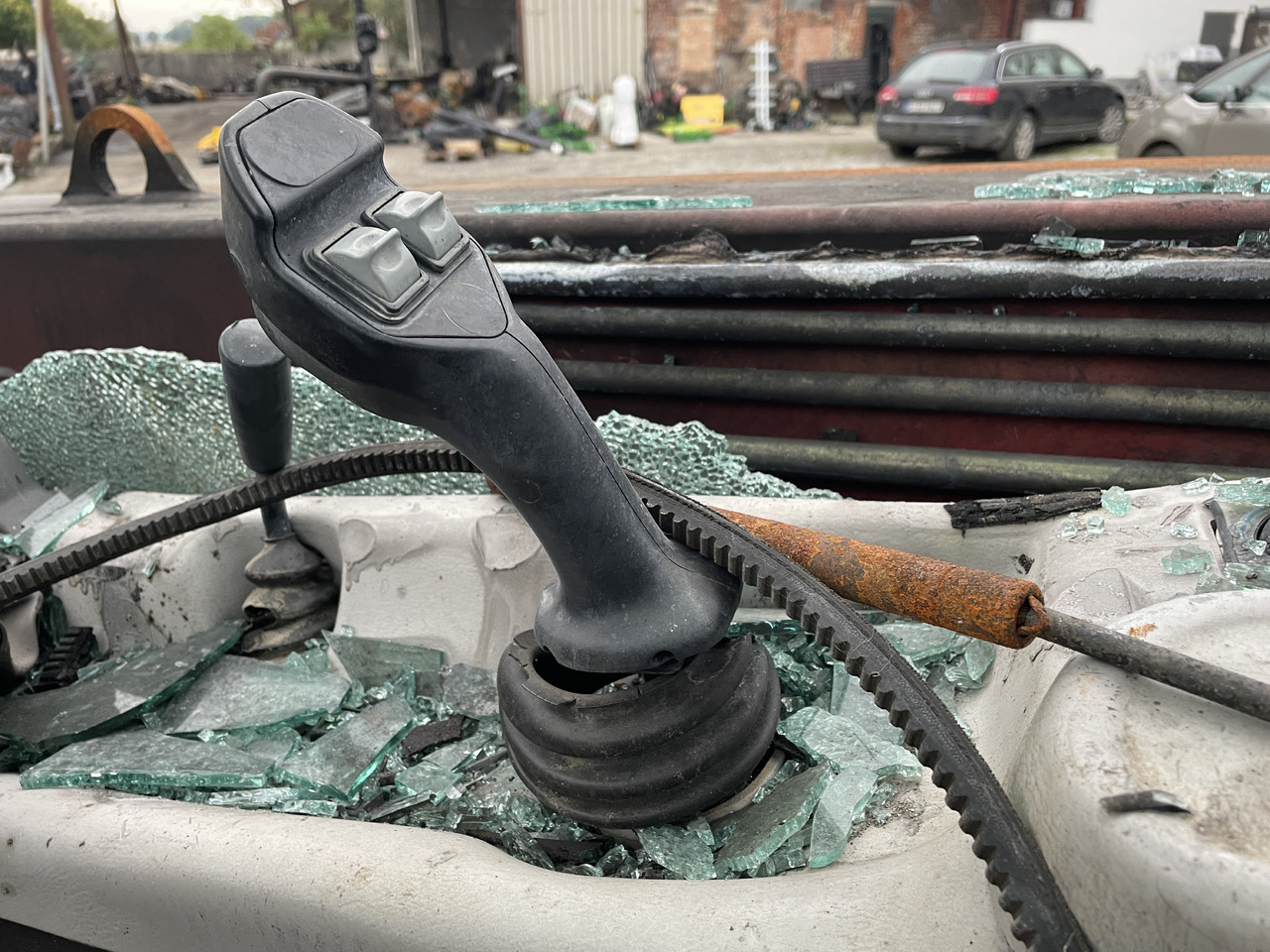 Manitou MLT 634 - joystick - Кабина и интерьер для Погрузочно-разгрузочной техники: фото 1 Manitou MLT 634 - joystick - Кабина и интерьер для Погрузочно-разгрузочной техники: фото 1