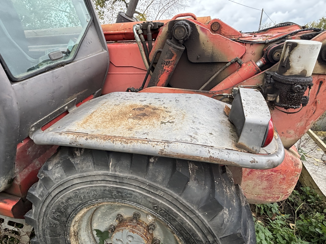 Manitou MT 1740 SLT - Ładowarka Teleskopowa - Nadkole Błotnik Owiewka Osłona - Кузов и экстерьер для Строительной техники: фото 1 Manitou MT 1740 SLT - Ładowarka Teleskopowa - Nadkole Błotnik Owiewka Osłona - Кузов и экстерьер для Строительной техники: фото 1