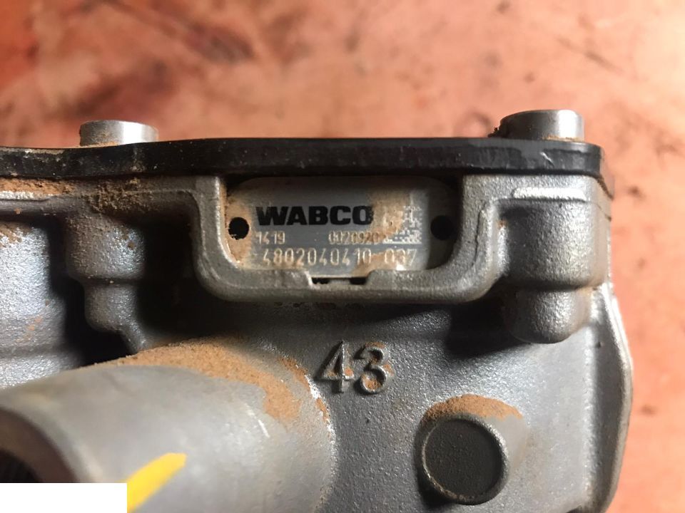 NEW HOLLAND - Zawór EBS modulator ETCV przyczepy - Тормозной клапан для Сельскохозяйственной техники: фото 2 NEW HOLLAND - Zawór EBS modulator ETCV przyczepy - Тормозной клапан для Сельскохозяйственной техники: фото 2